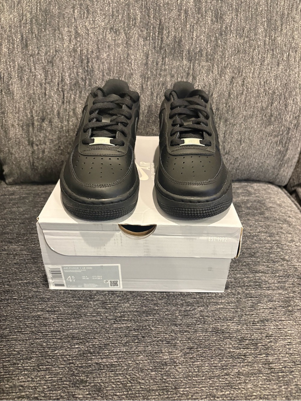 Nike Nike Air Force 1 LE Big Kids' Shoes
(FV5951-001, Black/Black-Black-Black)